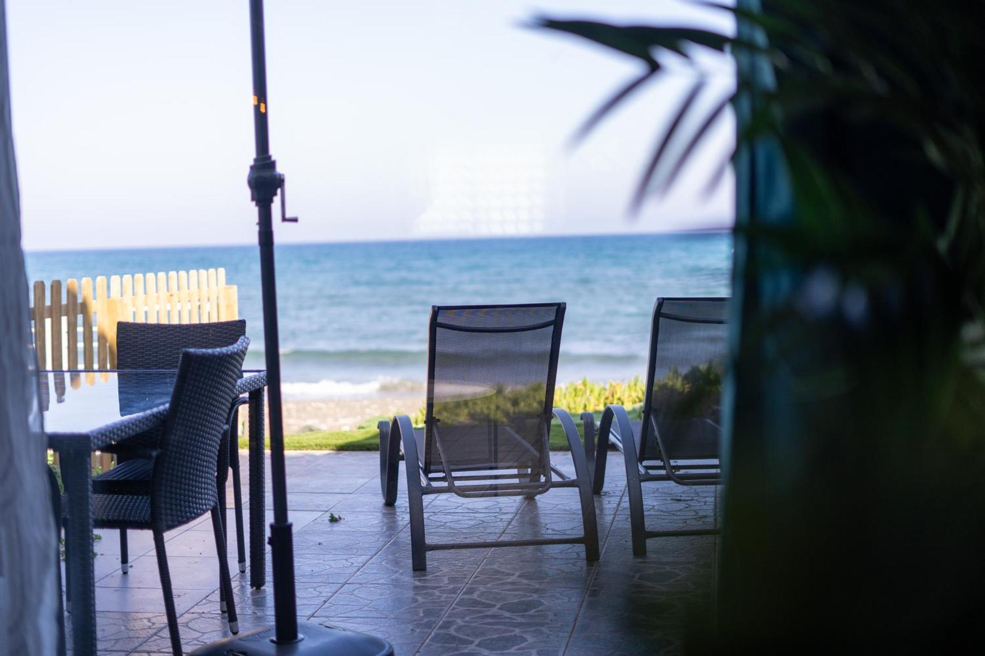 Beach House At Seafront Meneou Exterior foto