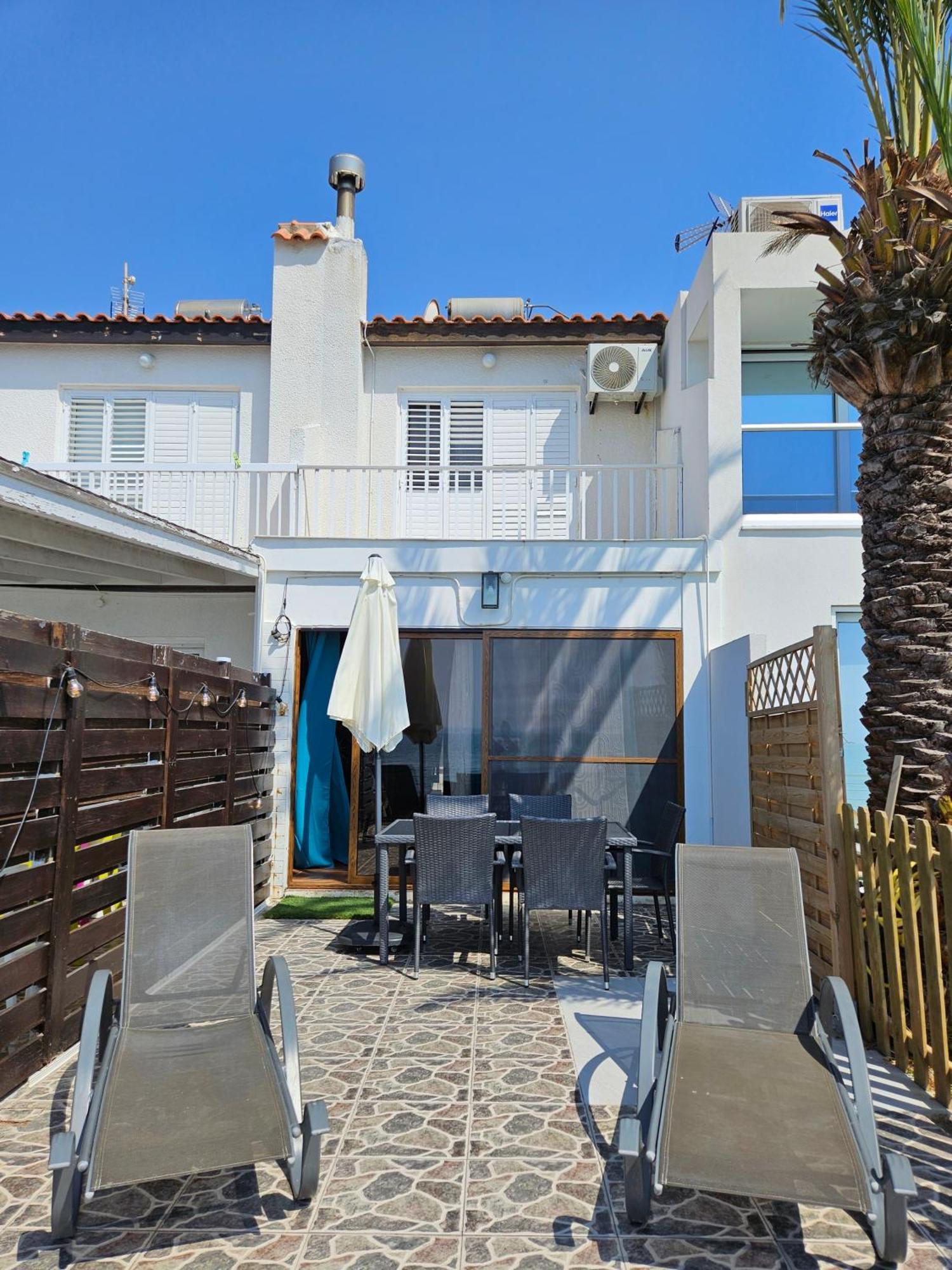 Beach House At Seafront Meneou Exterior foto